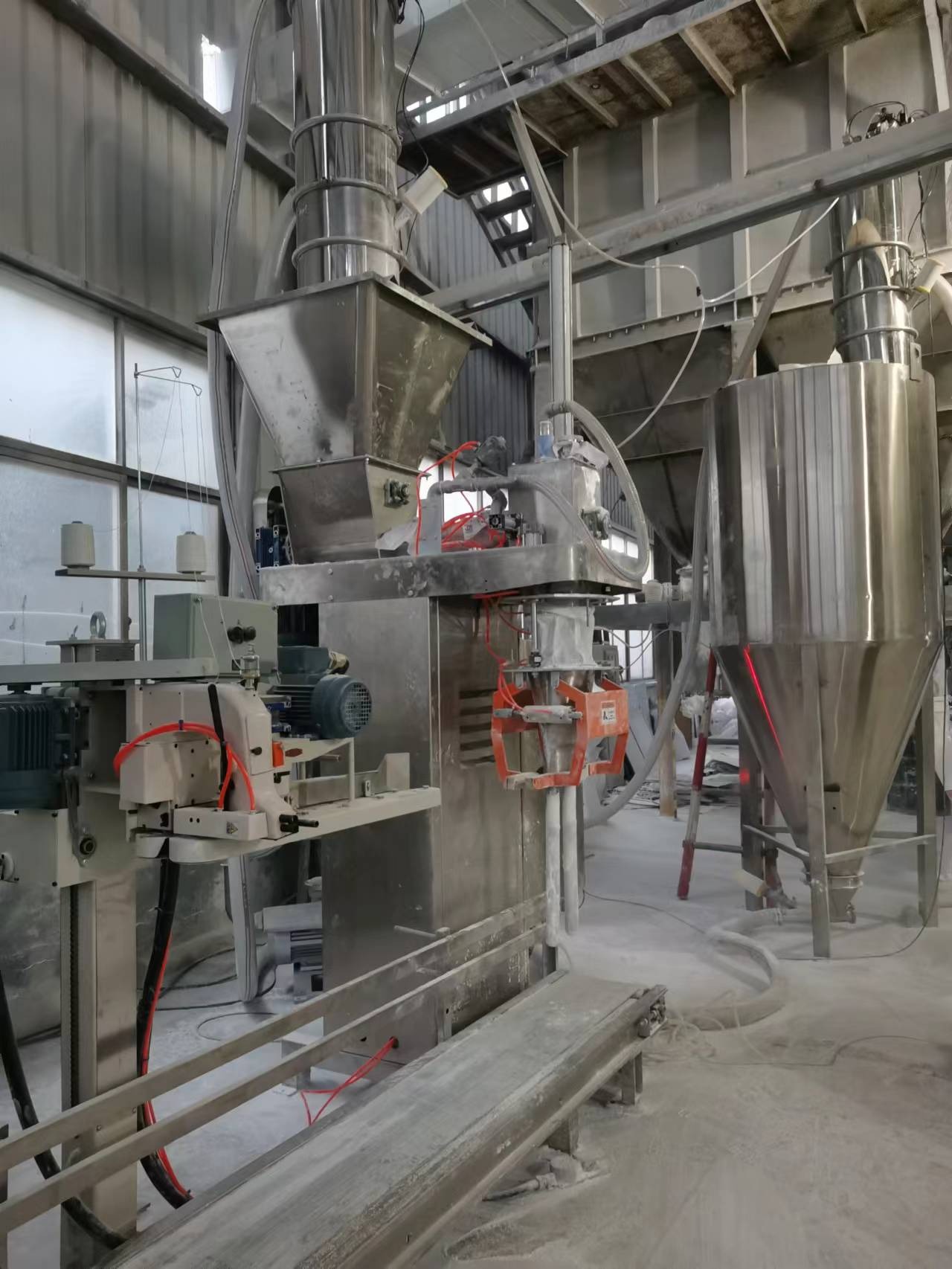 半自(zi)動包裝(zhuang)系統